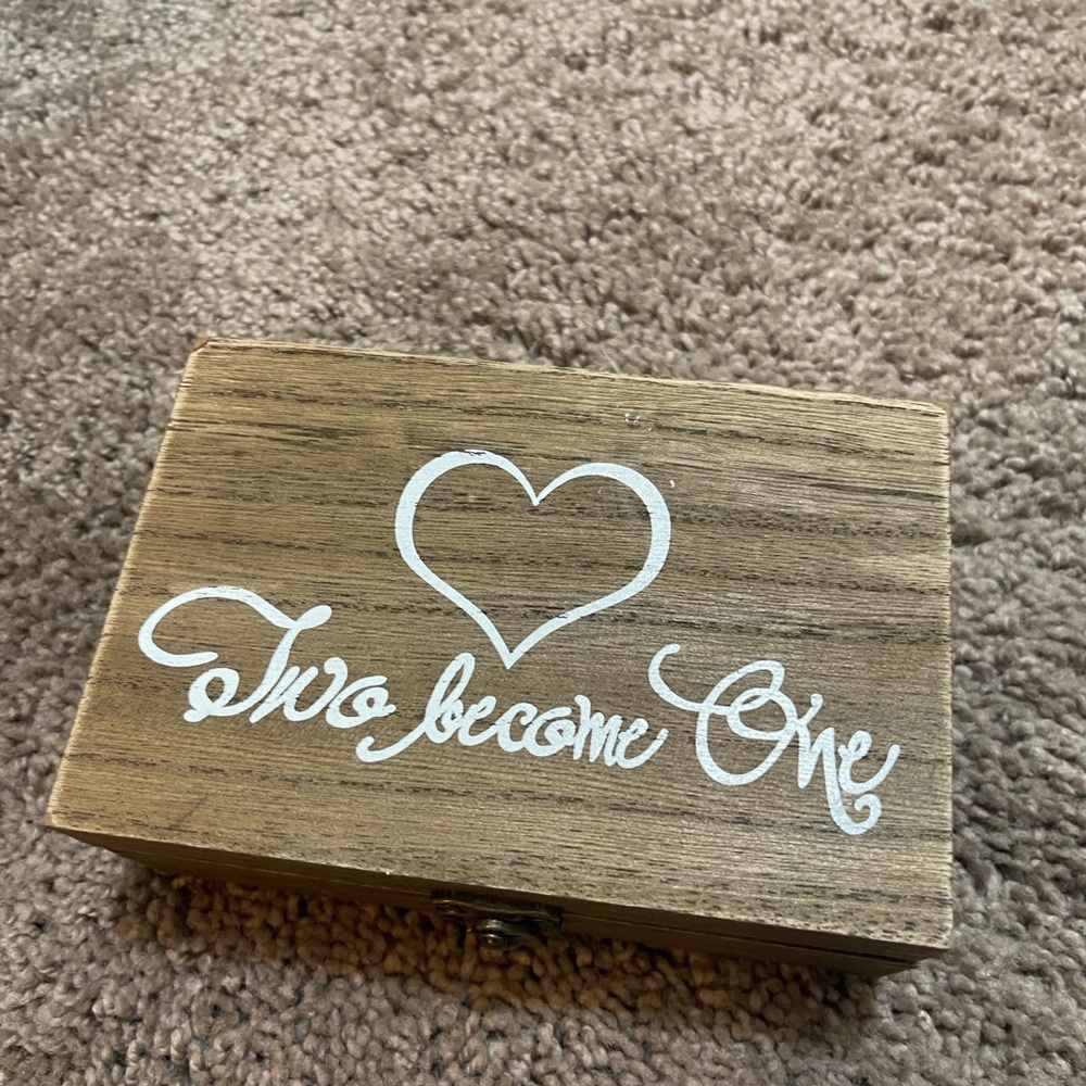 Ring box - Picture 2 of 2
